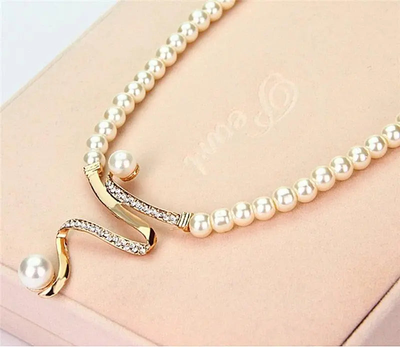 Necklace and Earring Set with Natural Pearls