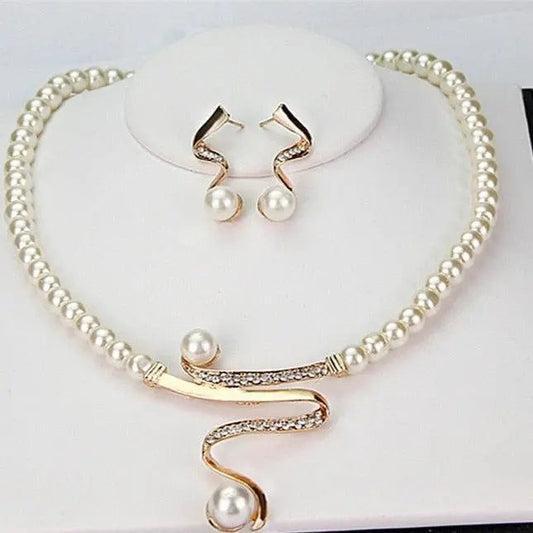 Necklace and Earring Set with Natural Pearls