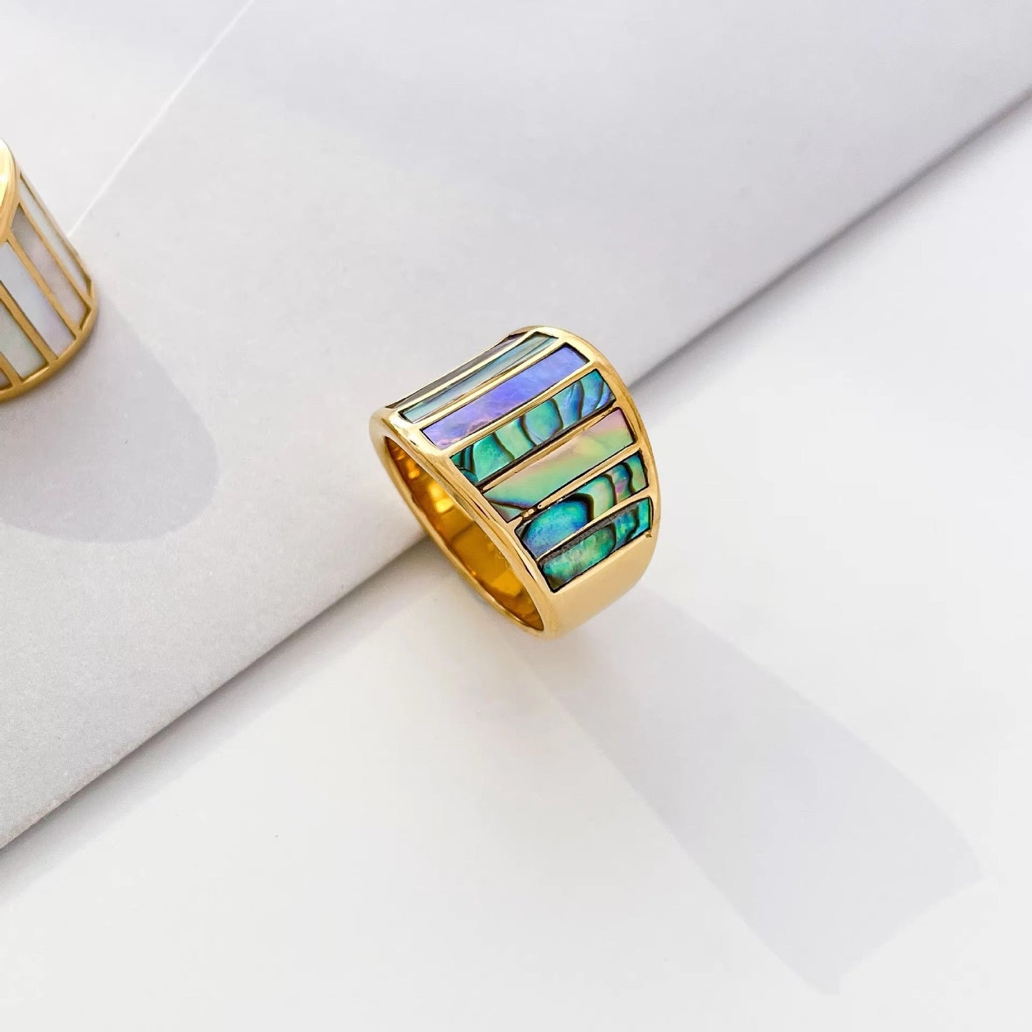 Vintage Gold Chromatic Ring