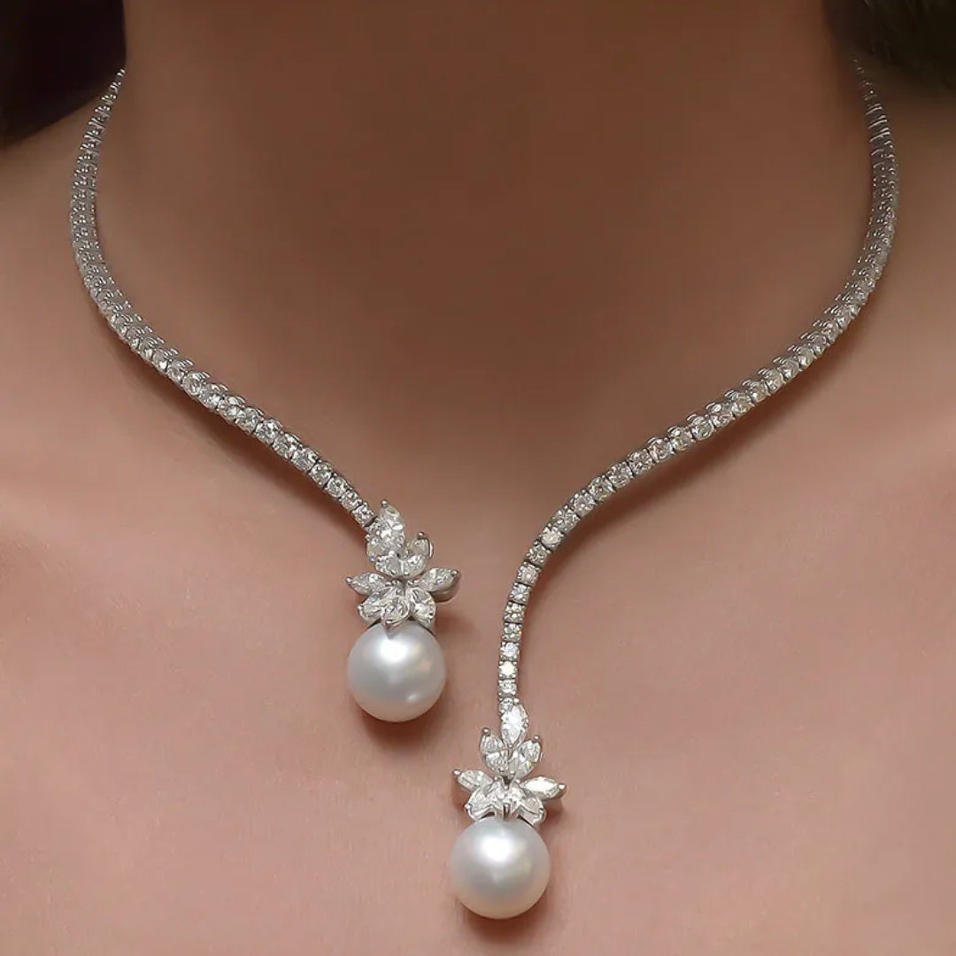 Elegant shiny pearl necklace made of sterling silver