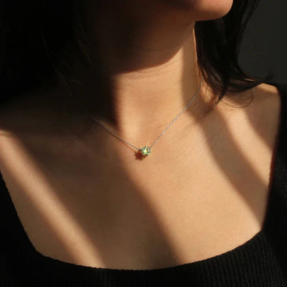 Elegant solitaire necklace with crystal