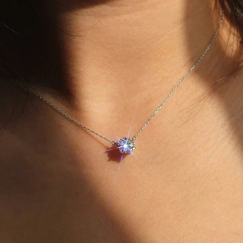 Elegant solitaire necklace with crystal
