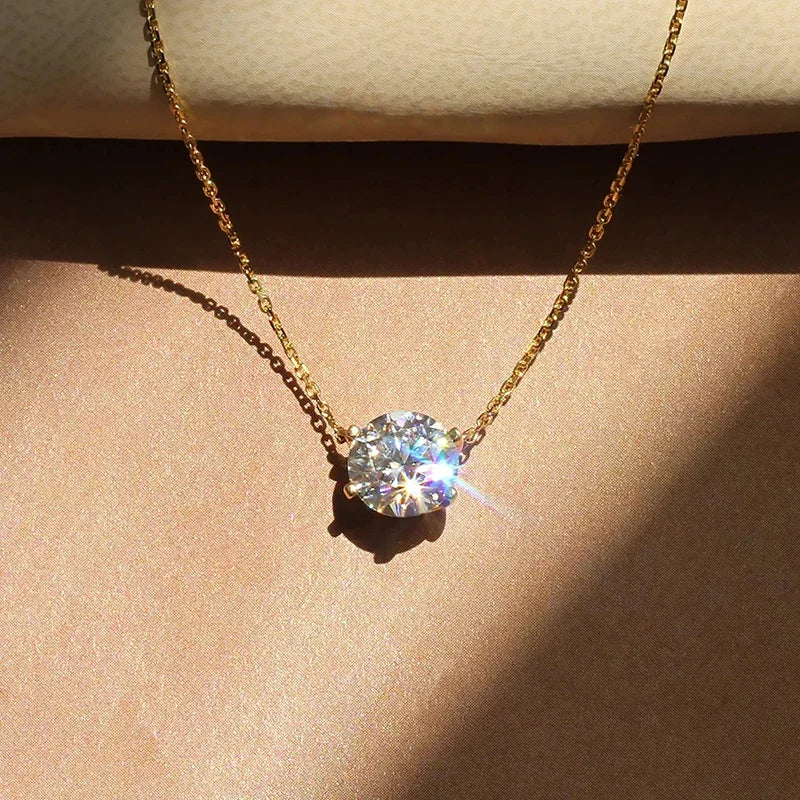 Elegant solitaire necklace with crystal