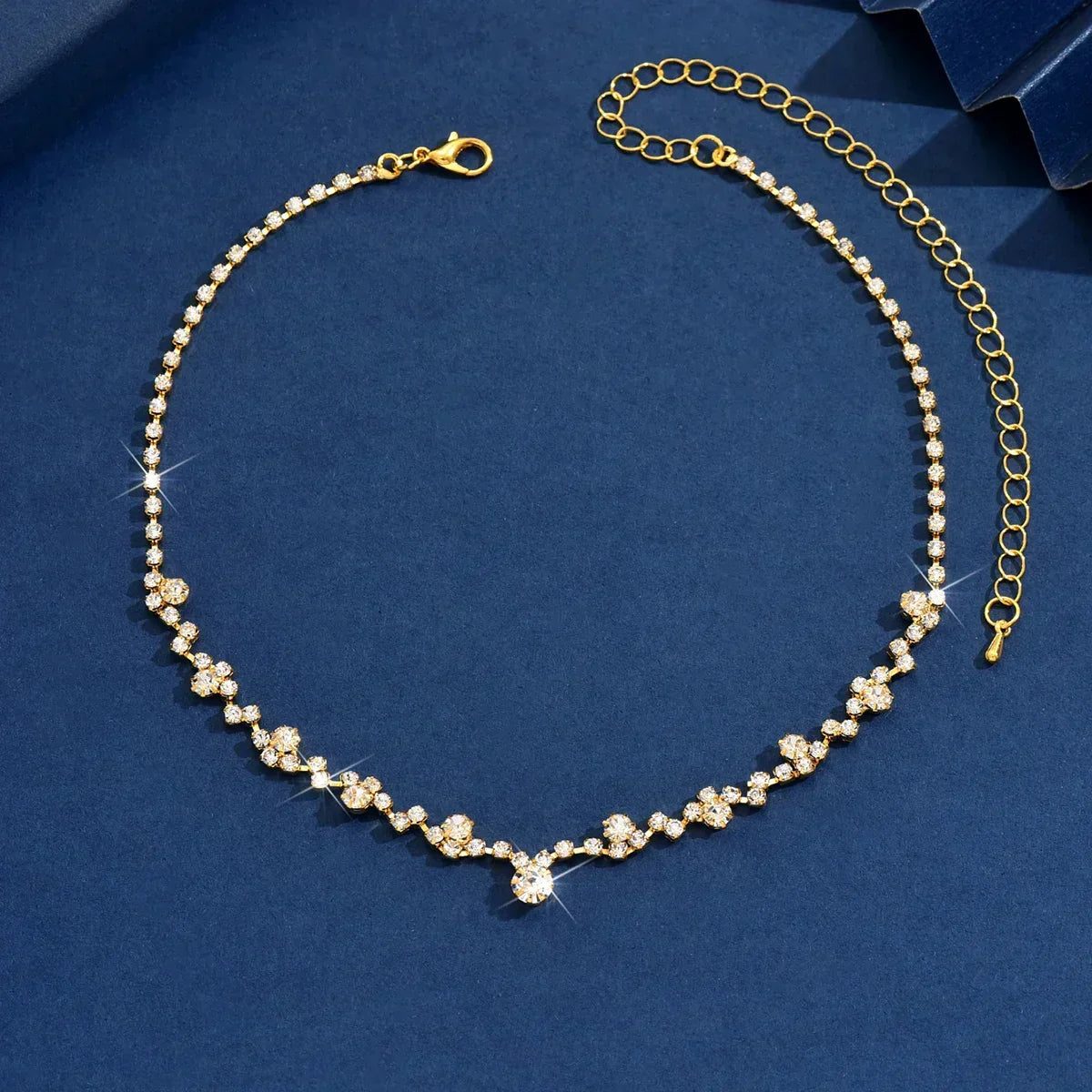 Elegant bridal necklace with diamonds