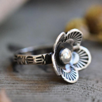 Retro Flower Minimalist Ring