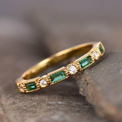 Gold Ring Inlaid with Green Zircon